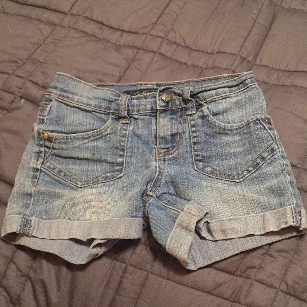 Girls denim shorts.